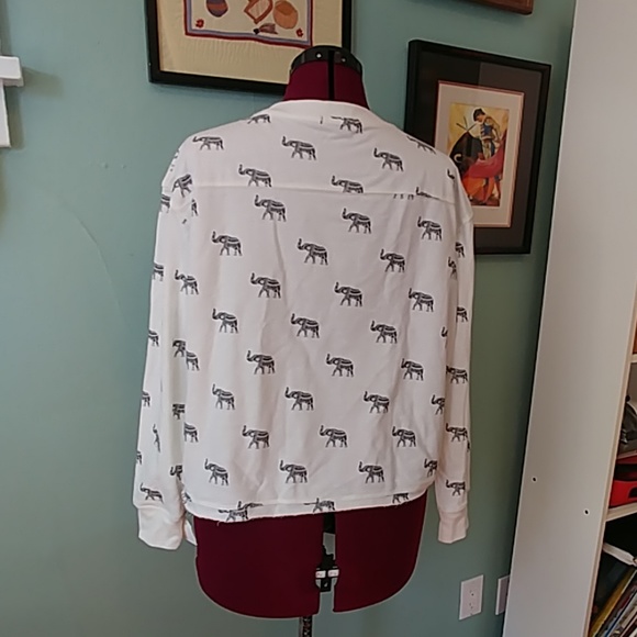 NWT Elephant crop top - Picture 3 of 4